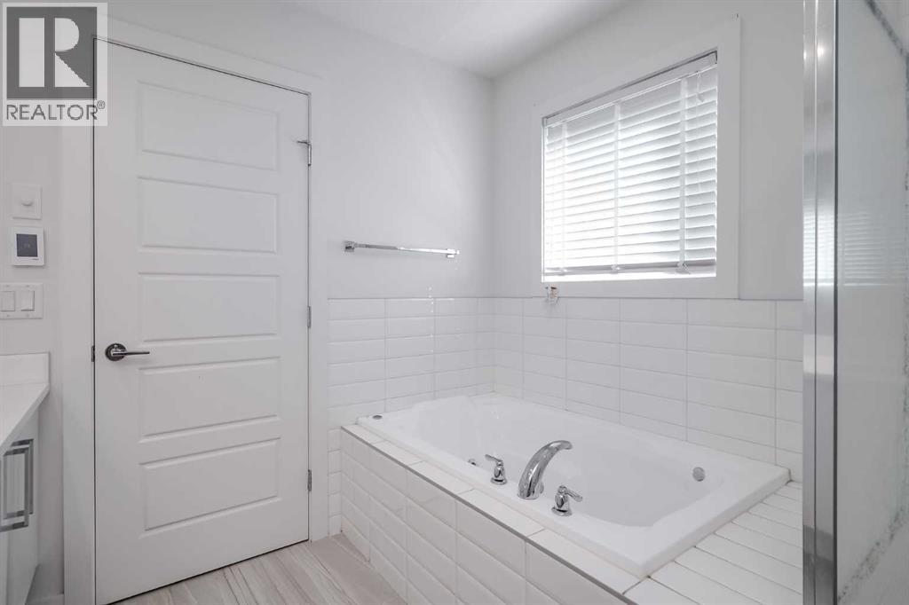 Single Family House for Sale in    Avenue NE Tuxedo Park Calgary 