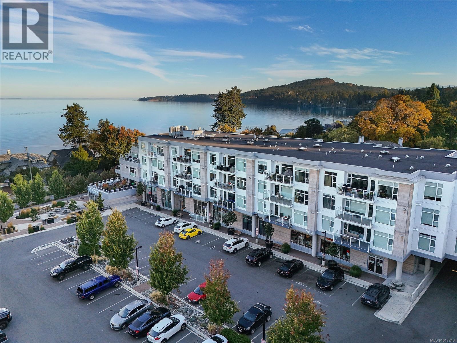 302 5118 Cordova Bay Road, Saanich