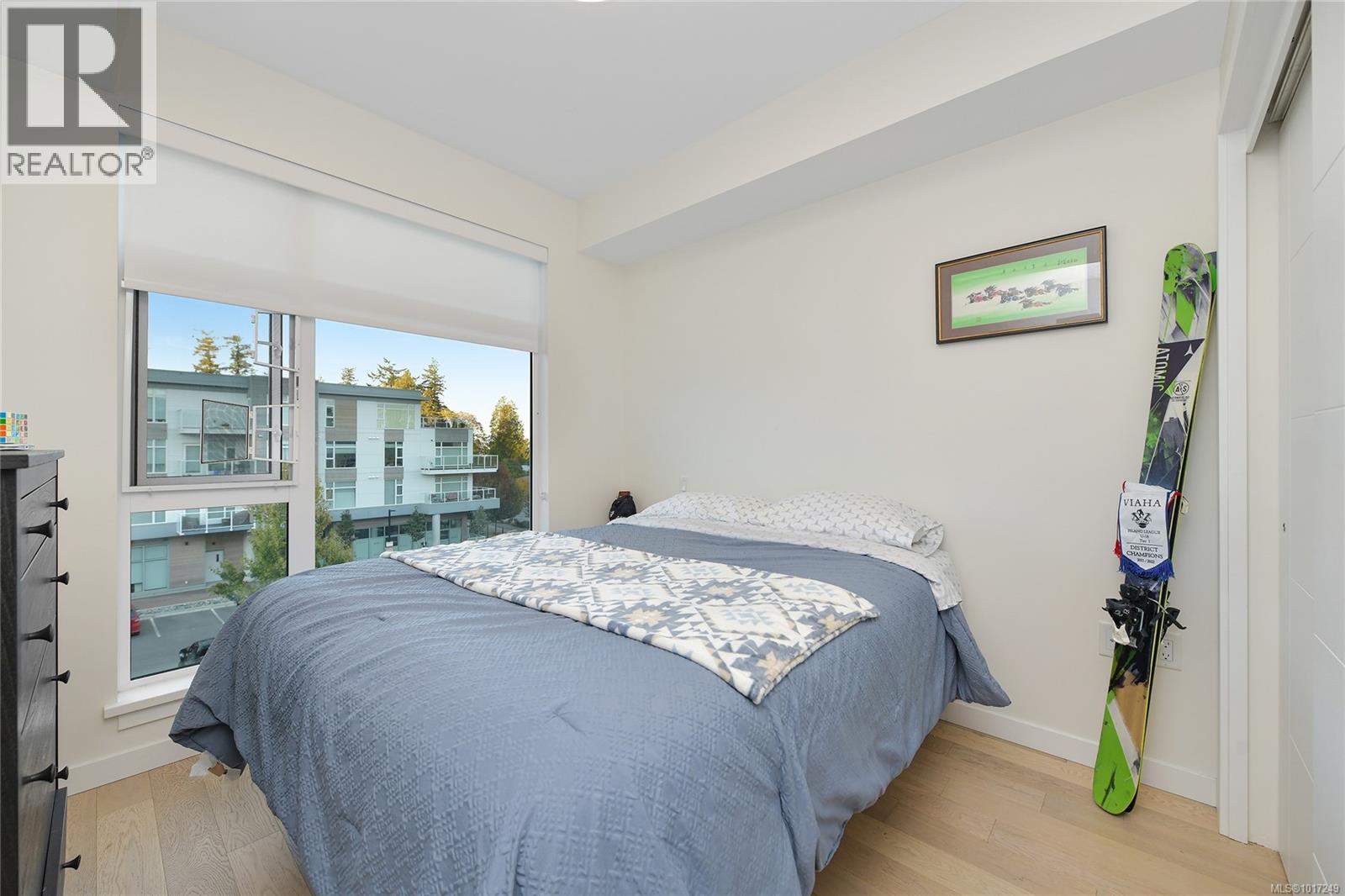 302 5118 Cordova Bay Road, Saanich
