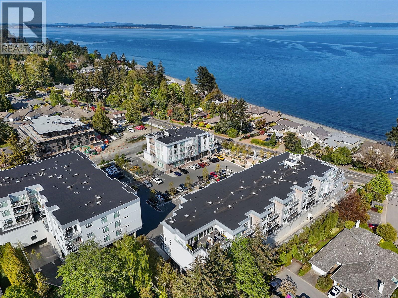 302 5118 Cordova Bay Road, Saanich