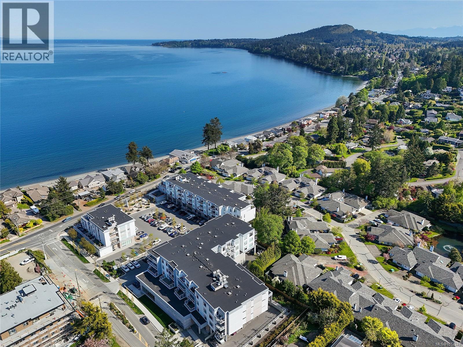 302 5118 Cordova Bay Road, Saanich