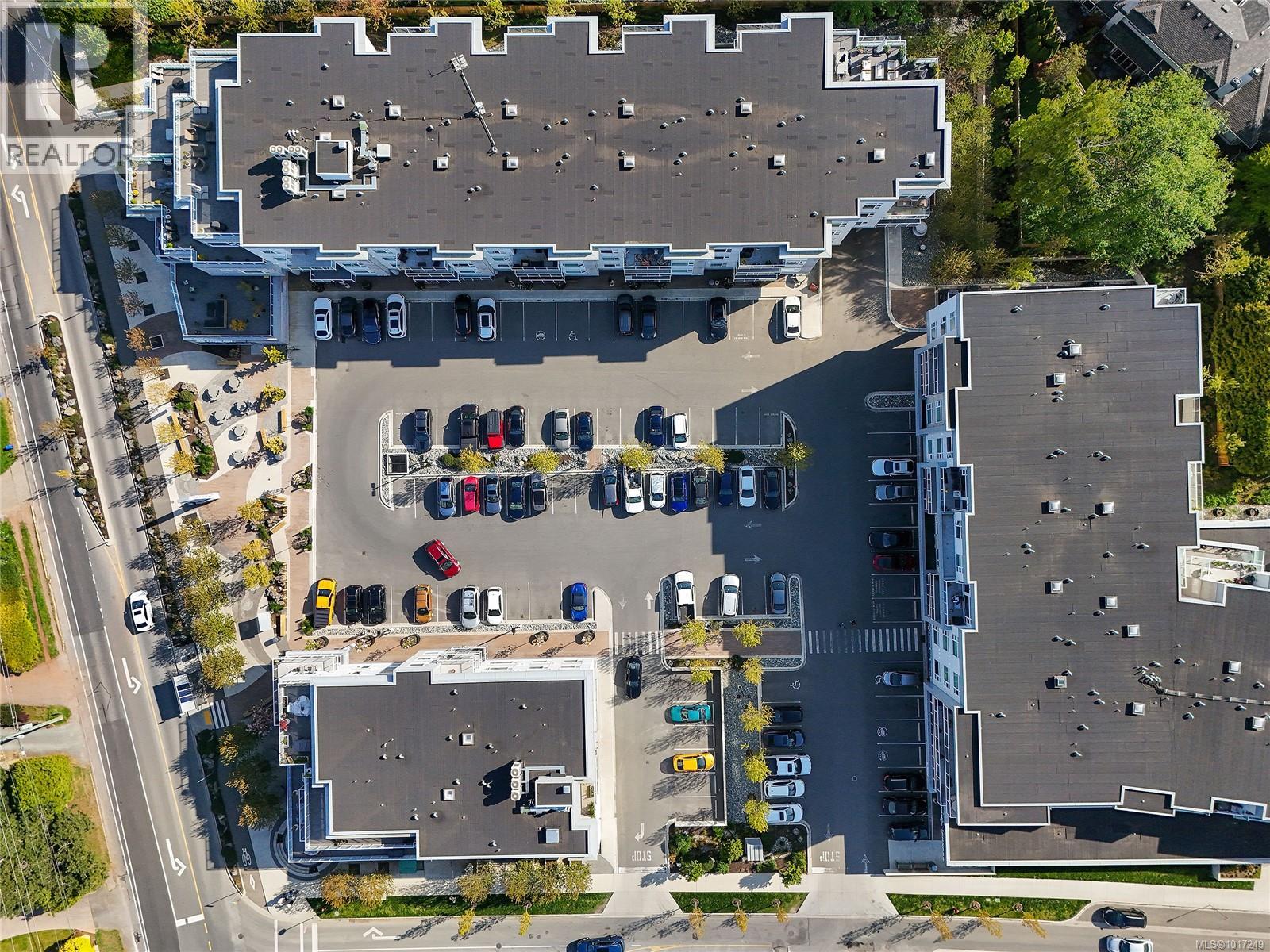302 5118 Cordova Bay Road, Saanich