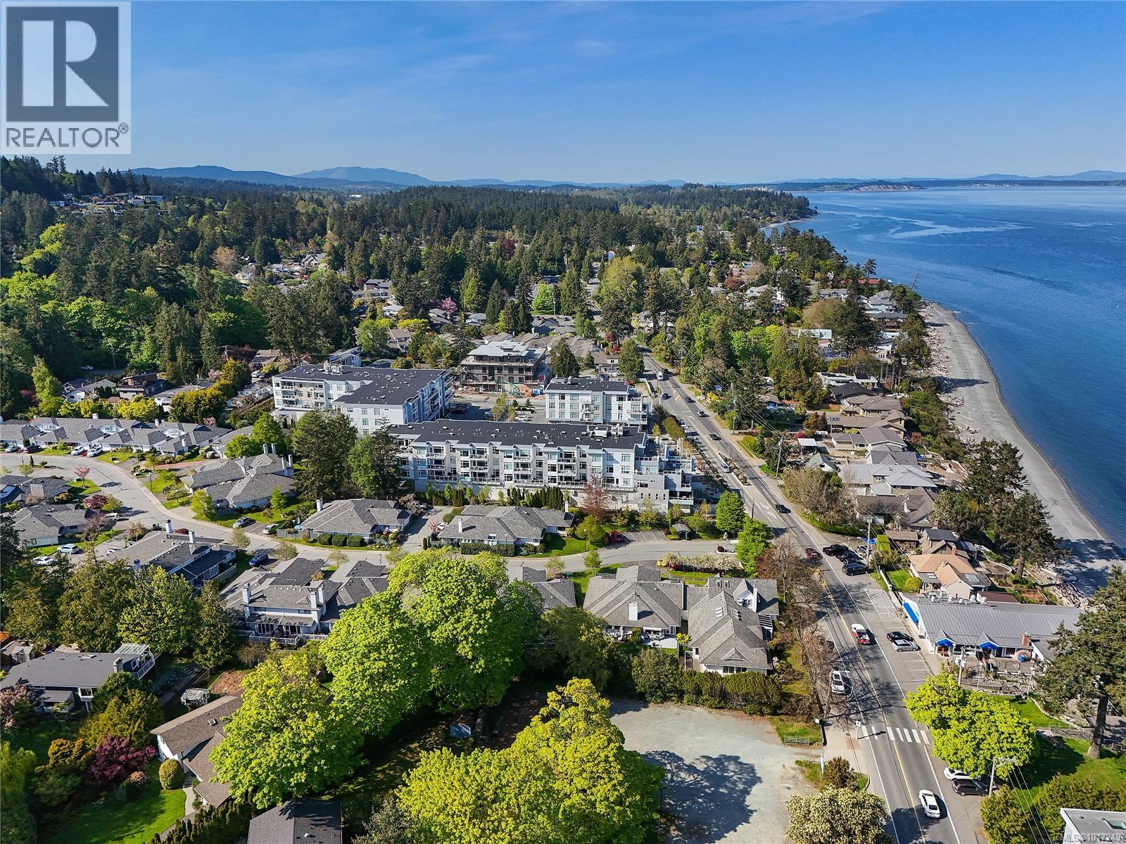 302 5118 Cordova Bay Road, Saanich