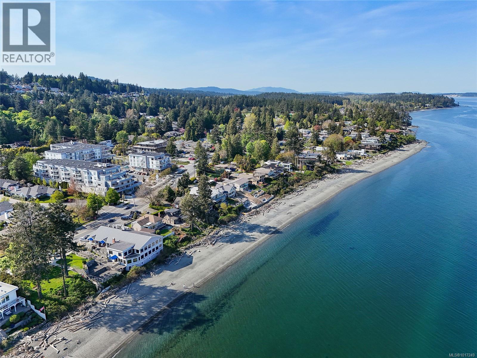 302 5118 Cordova Bay Road, Saanich