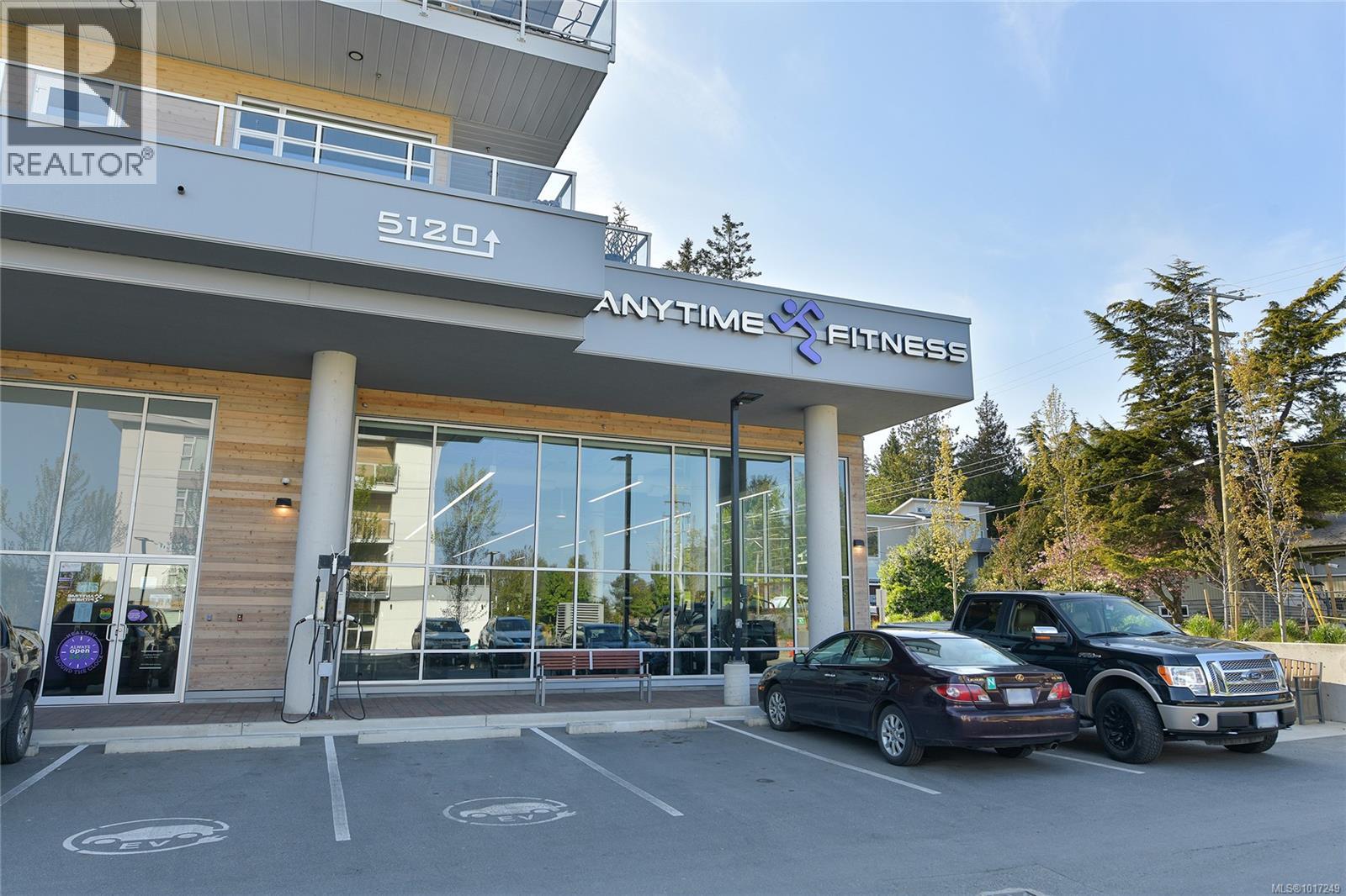 302 5118 Cordova Bay Road, Saanich