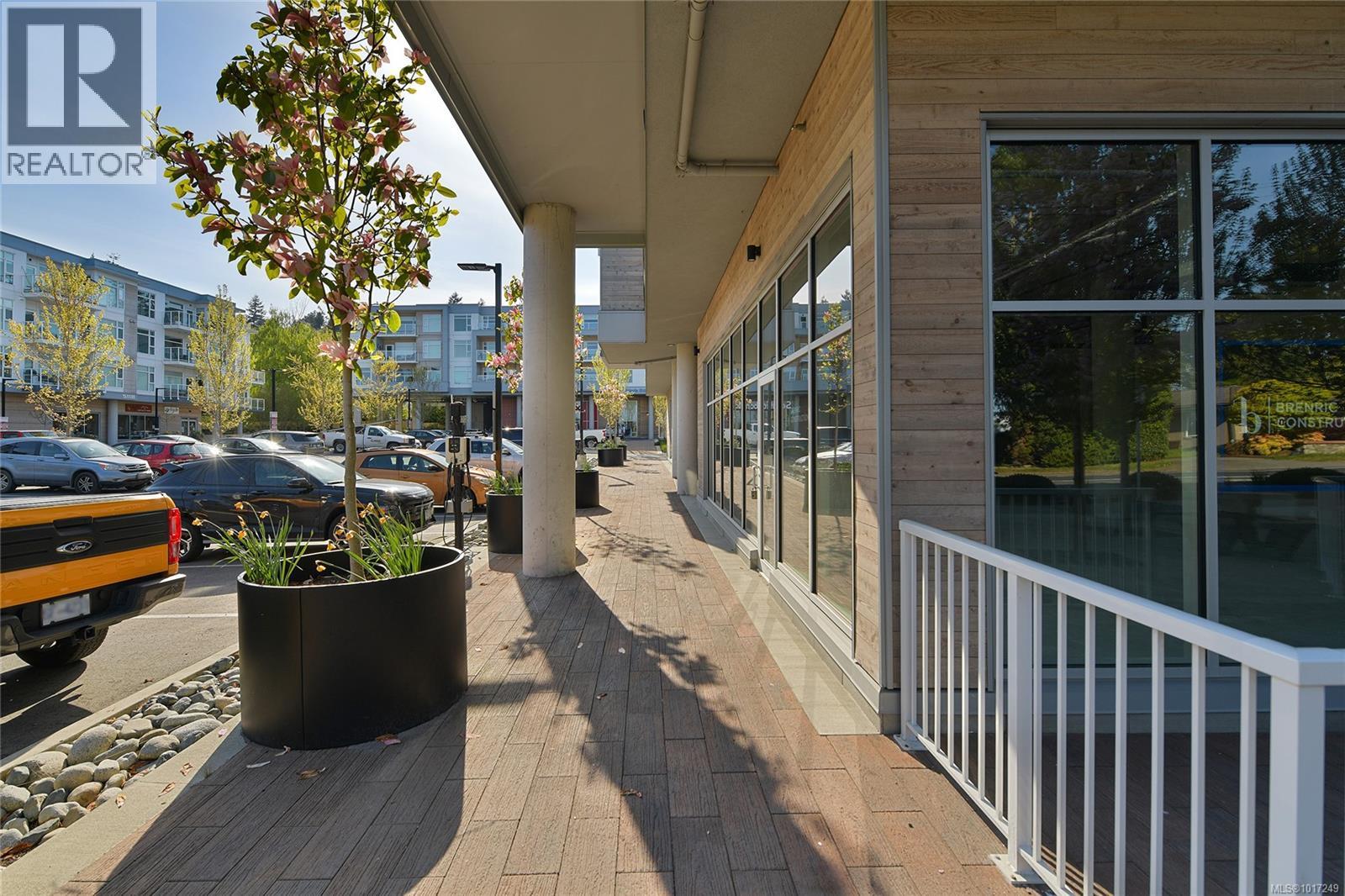 302 5118 Cordova Bay Road, Saanich