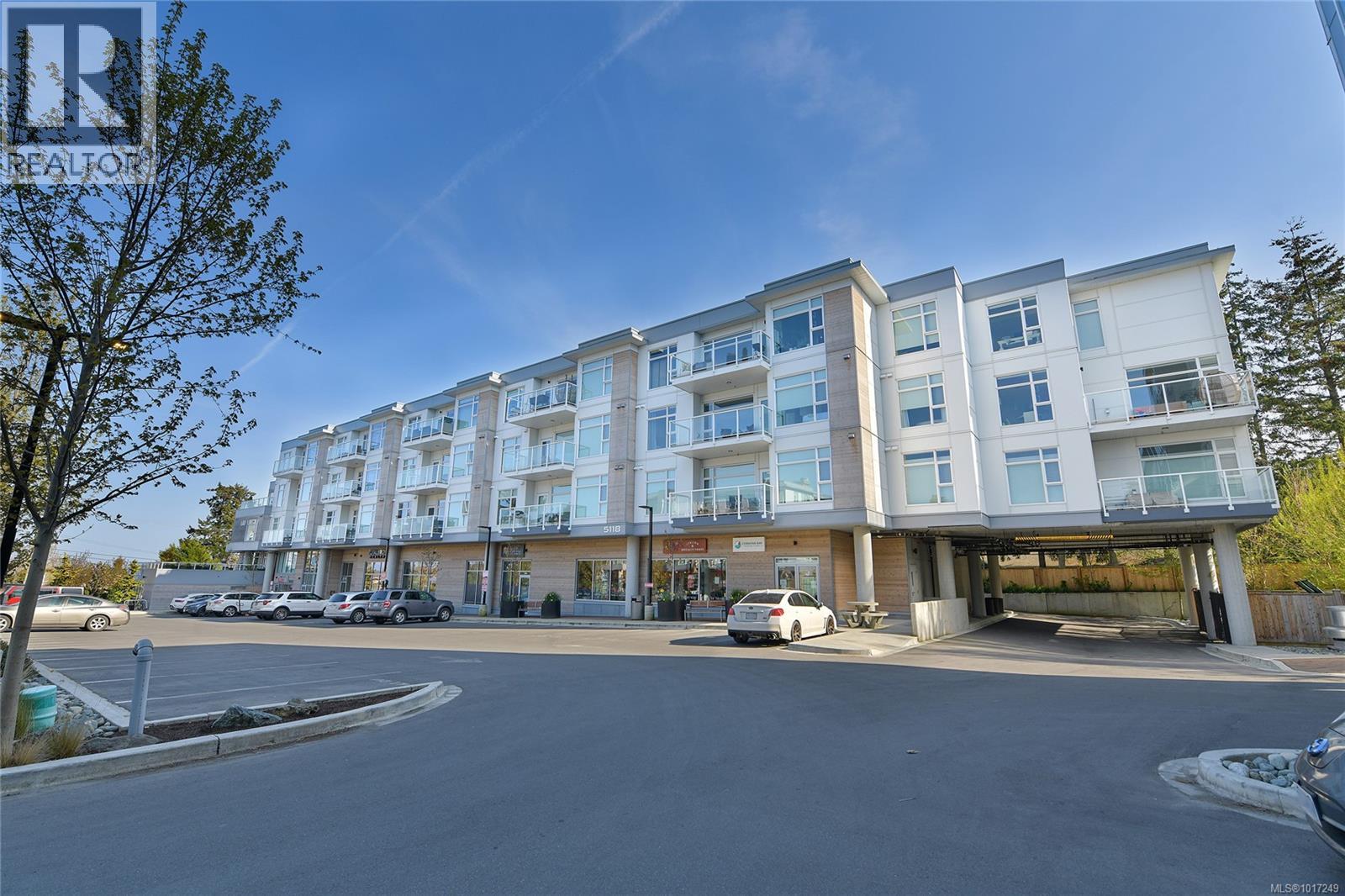 302 5118 Cordova Bay Road, Saanich