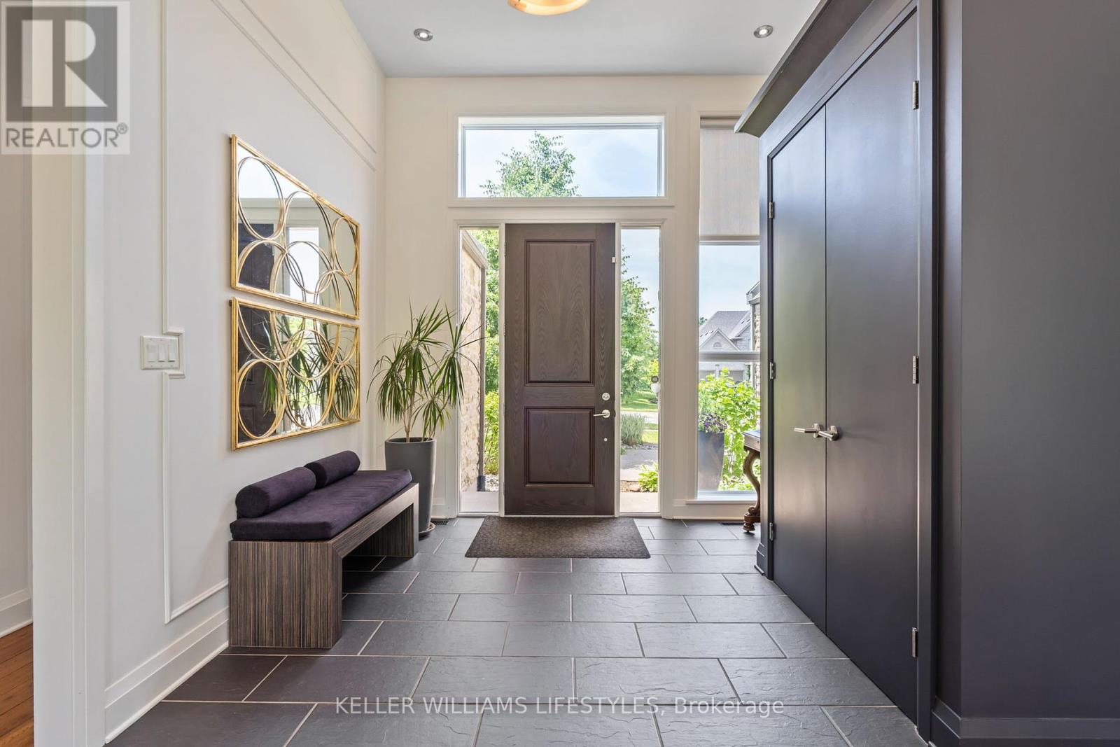 649 VALLEYSTREAM WALK - 3