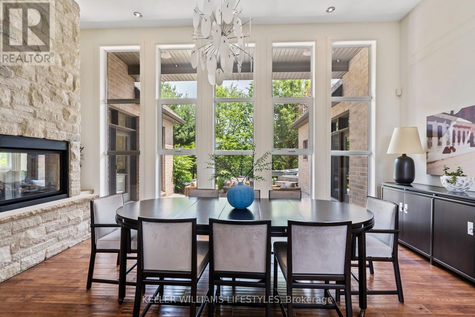 649 VALLEYSTREAM WALK - 6