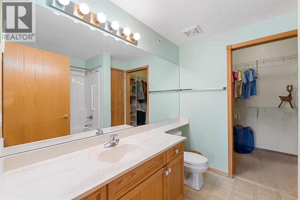 Single Family House for Sale in   Tuscany Springs Boulevard NW Tuscany Calgary 