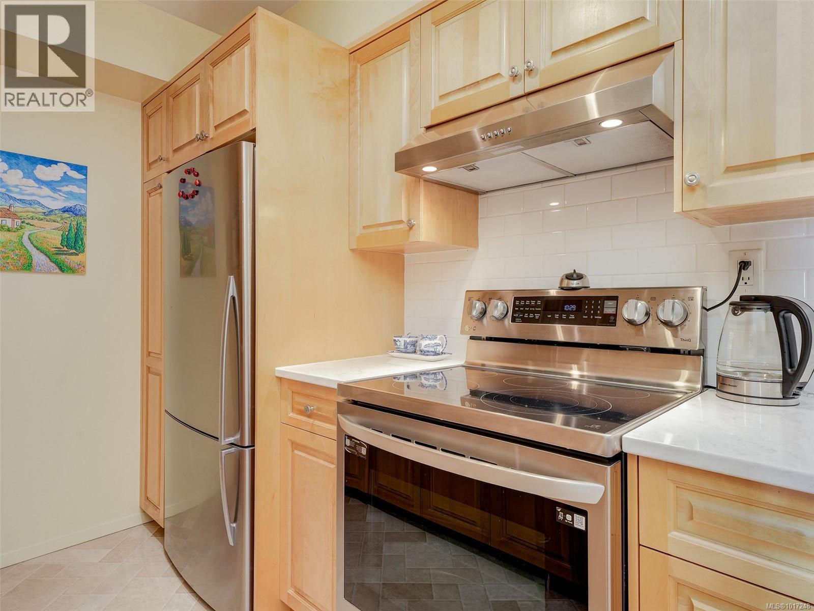 103 1540 Dallas Road, Victoria