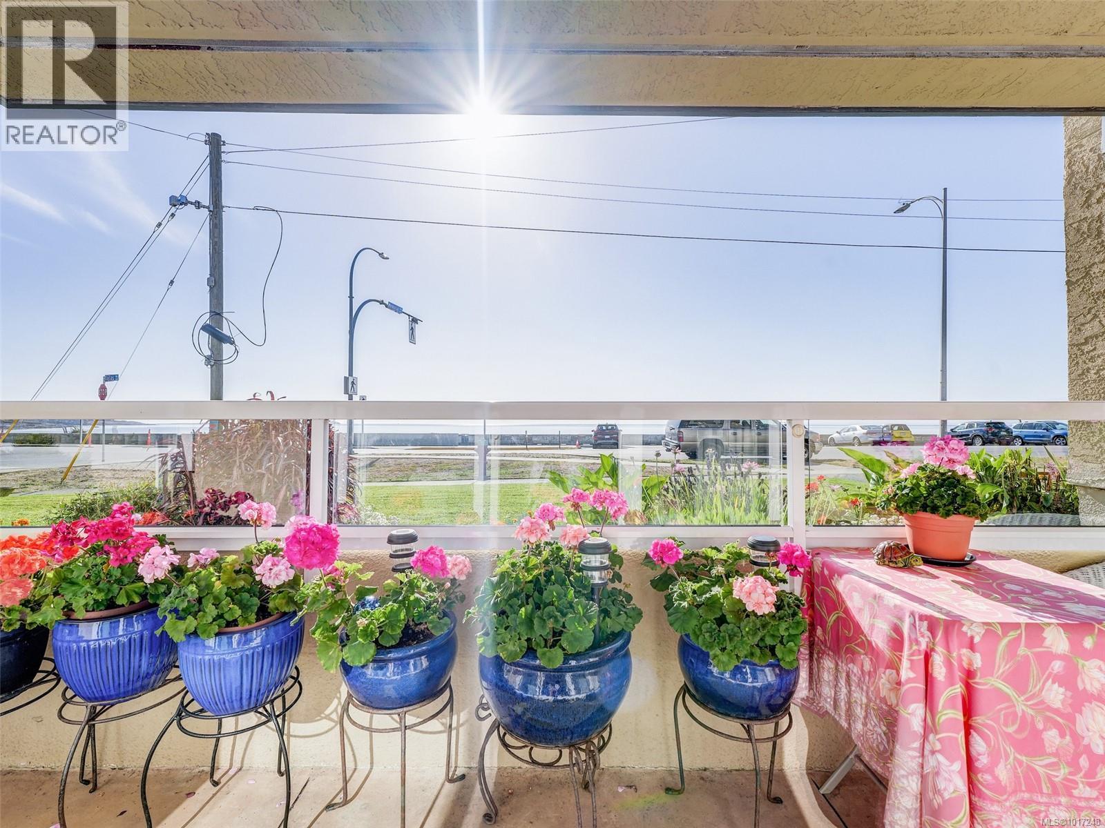 103 1540 Dallas Road, Victoria