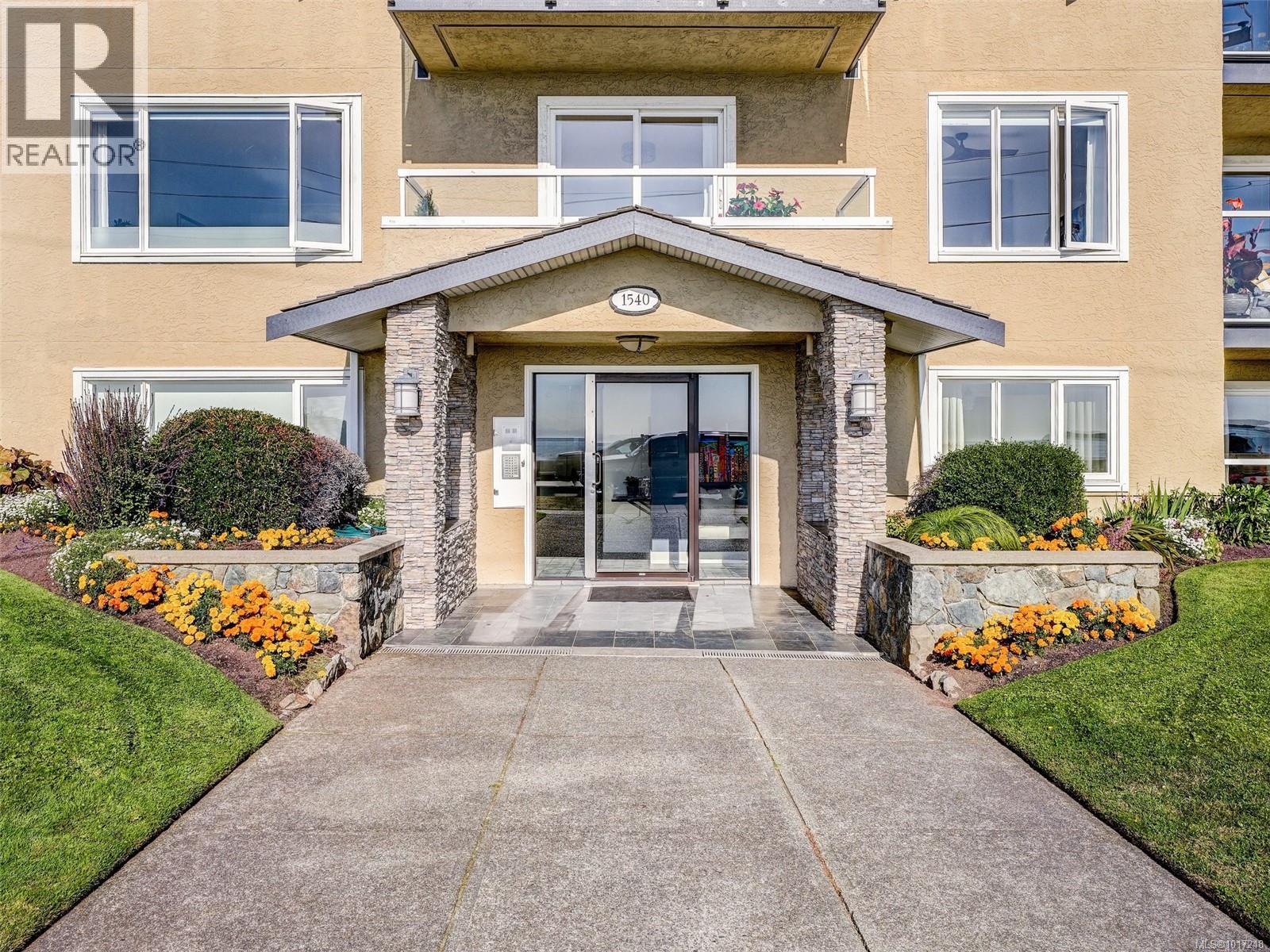 103 1540 Dallas Road, Victoria