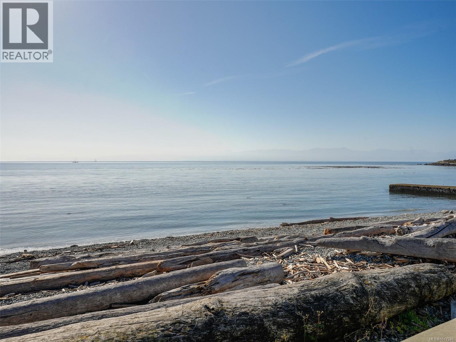 103 1540 Dallas Road, Victoria