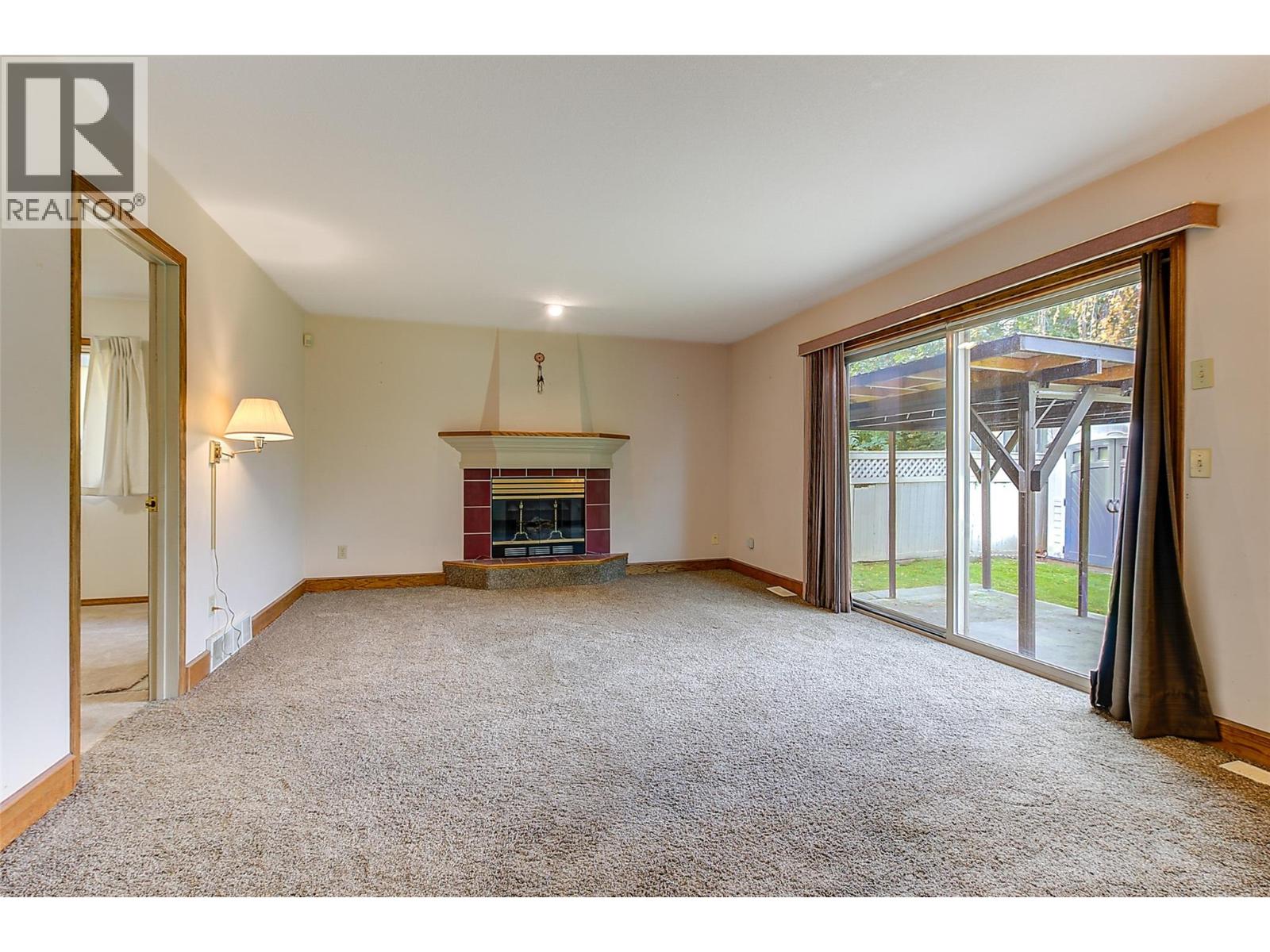  893 Mission Springs Crescent, Kelowna