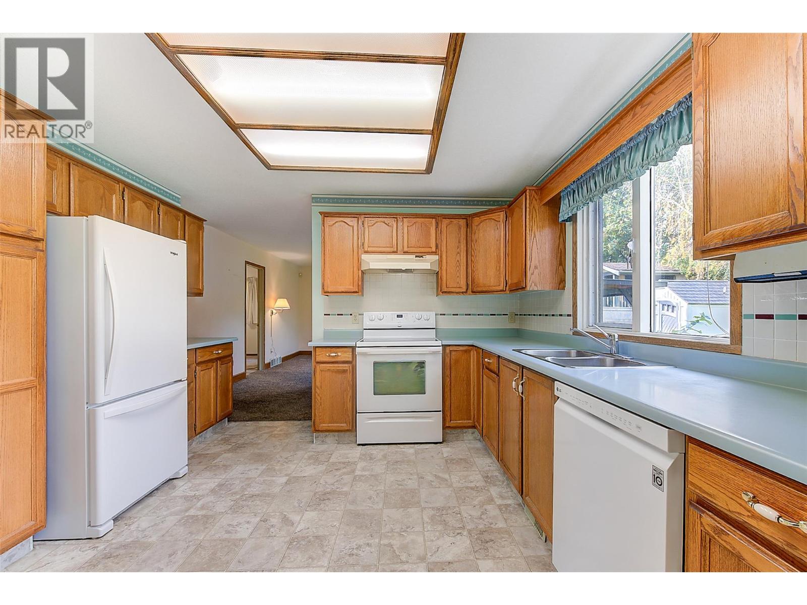  893 Mission Springs Crescent, Kelowna