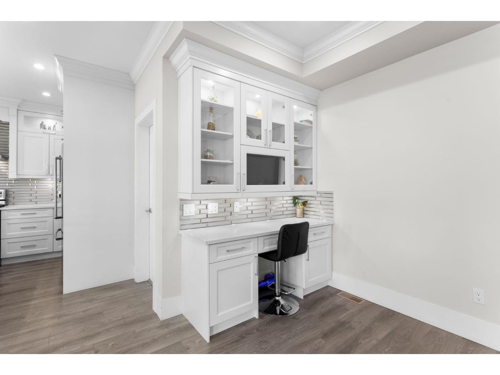 8394 MCTAGGART STREET, Mission