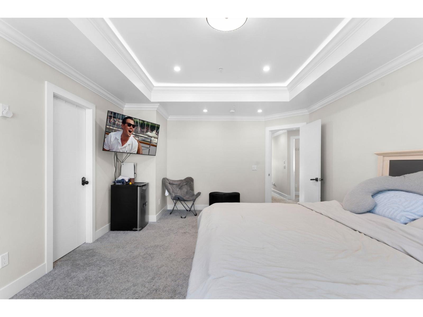 8394 MCTAGGART STREET, Mission