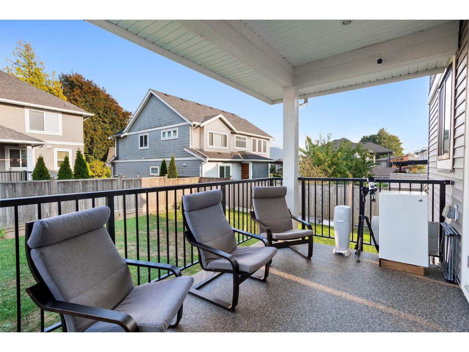 8394 MCTAGGART STREET, Mission