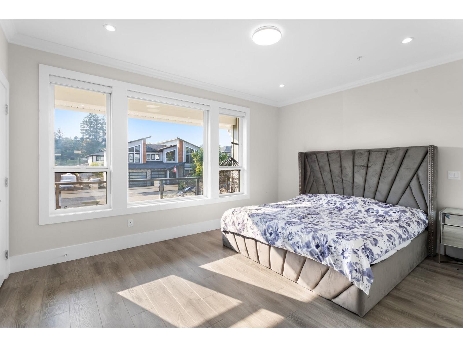 8394 MCTAGGART STREET, Mission