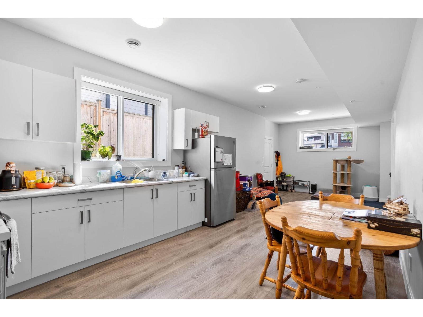 8394 MCTAGGART STREET, Mission