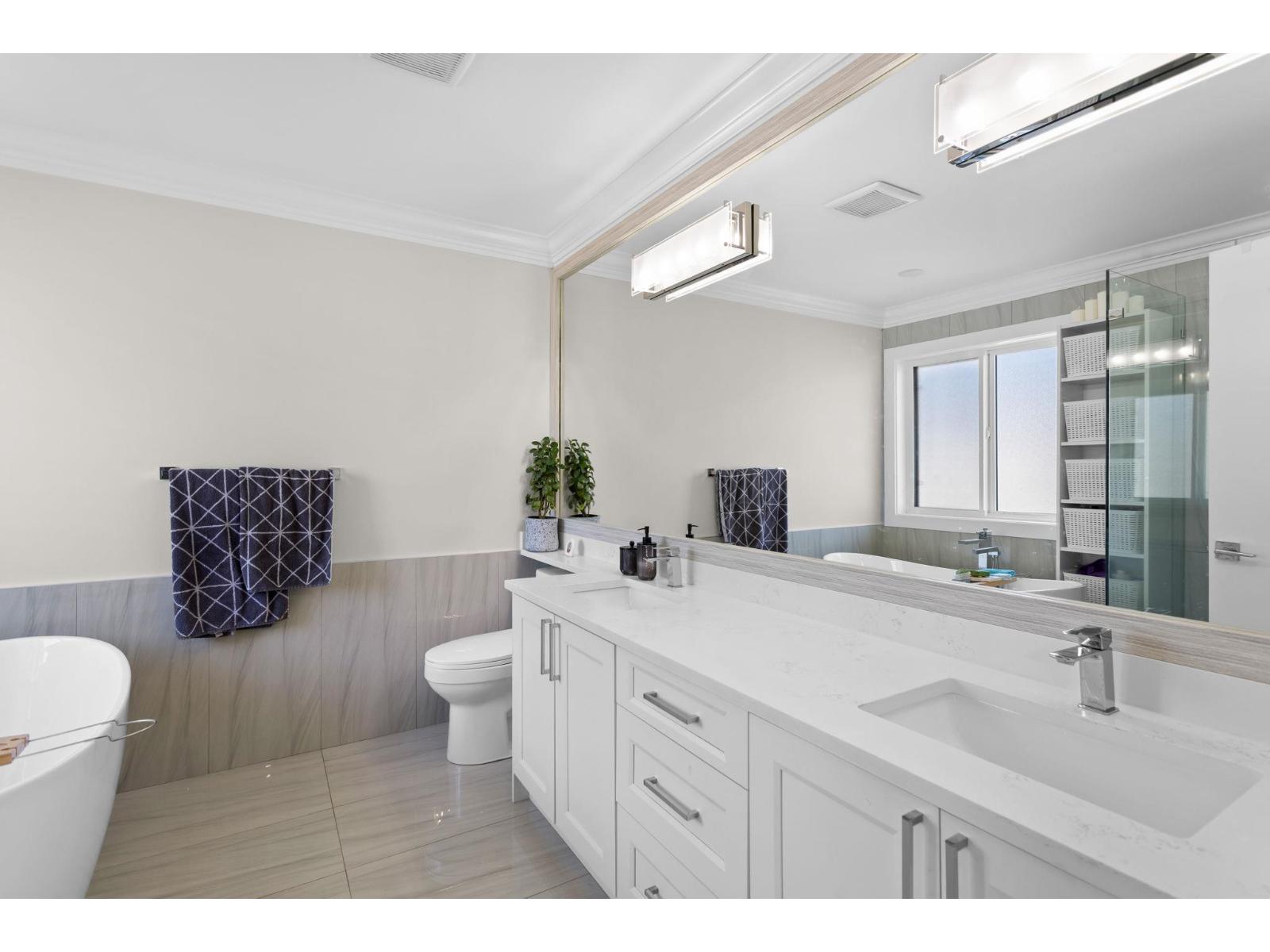 8394 MCTAGGART STREET, Mission