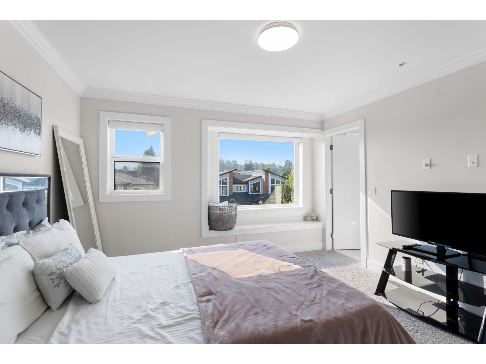 8394 MCTAGGART STREET, Mission