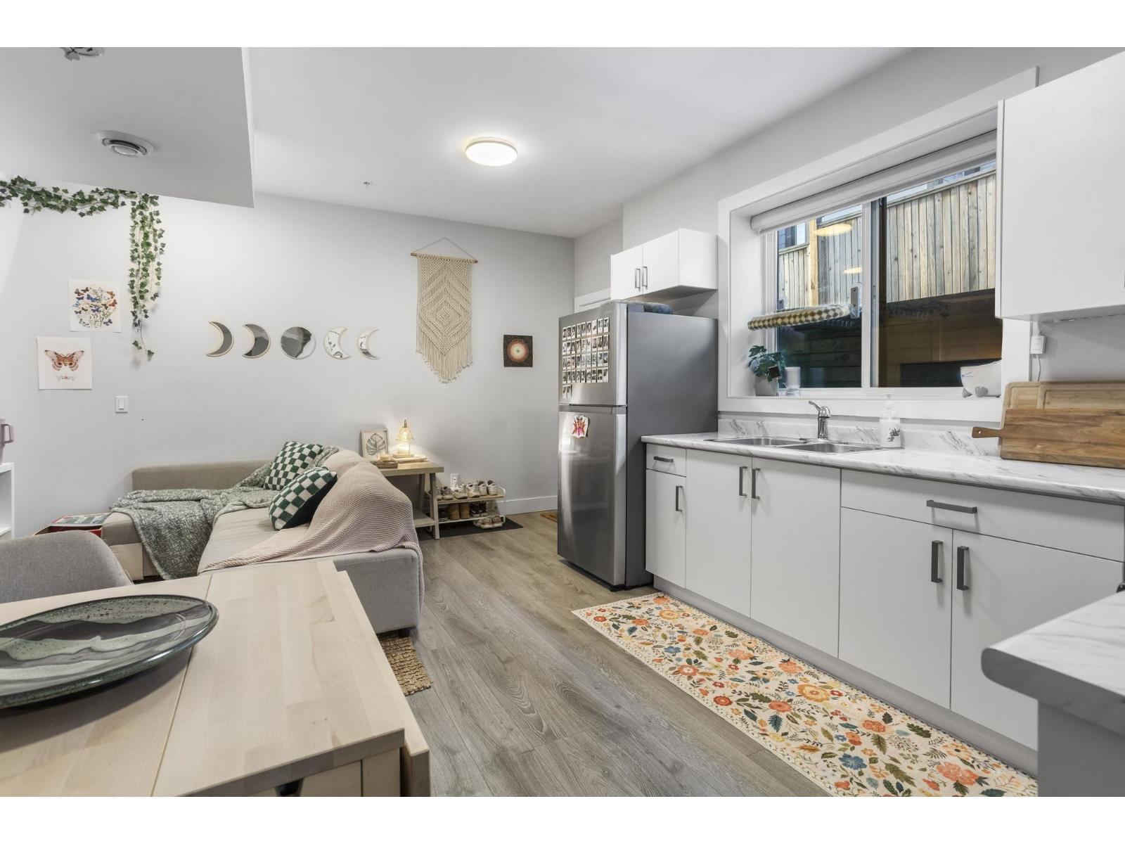 8394 MCTAGGART STREET, Mission