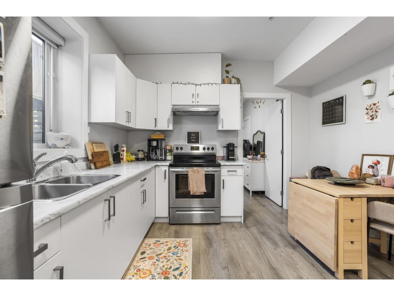 8394 MCTAGGART STREET, Mission