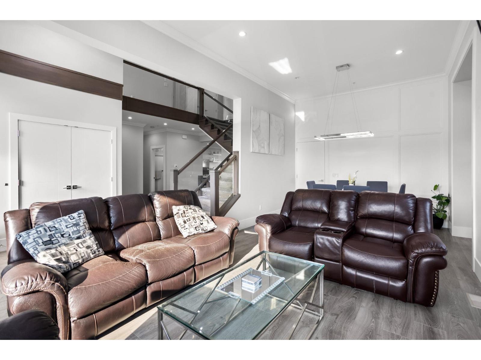 8394 MCTAGGART STREET, Mission