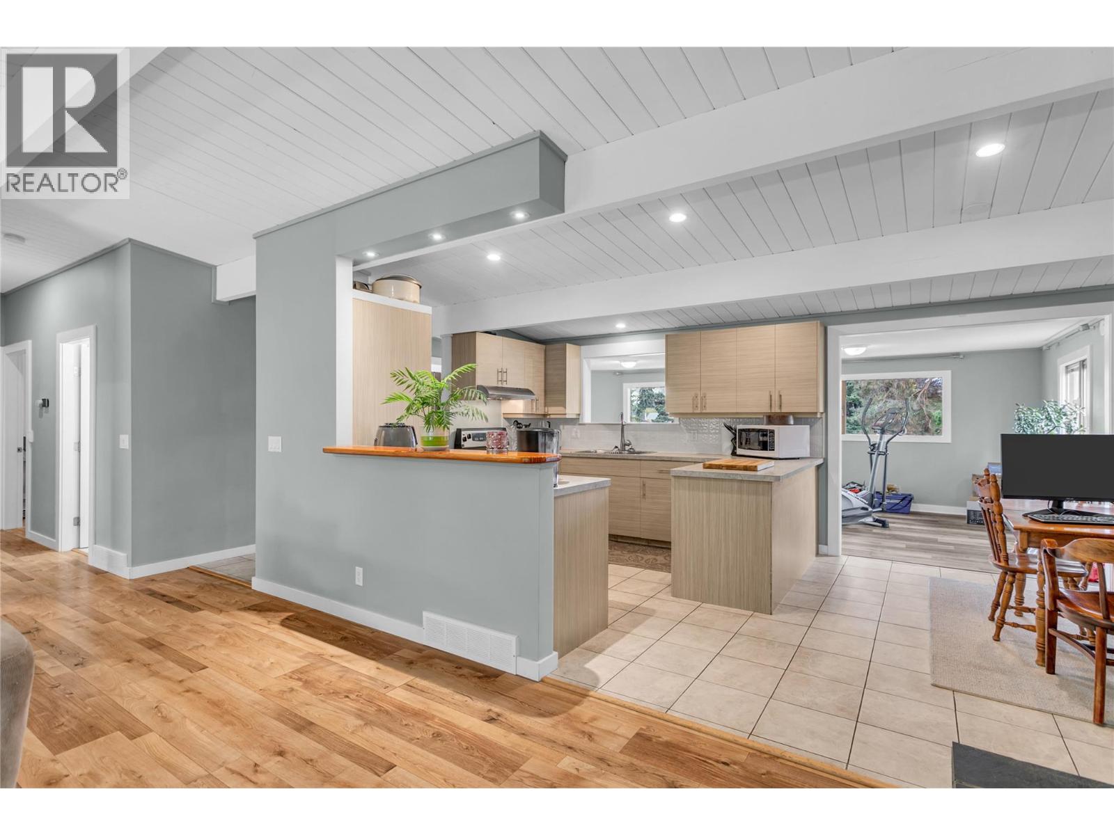  1415 Highland Drive South, Kelowna
