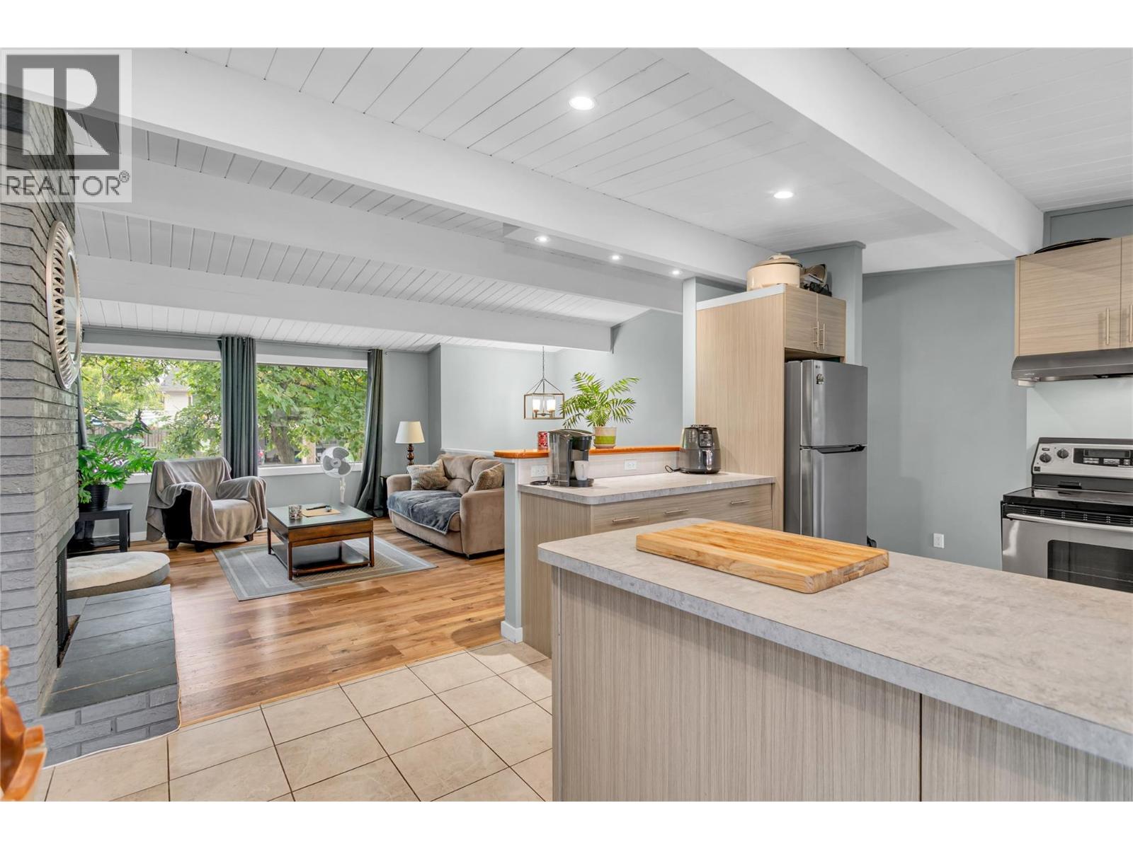  1415 Highland Drive South, Kelowna