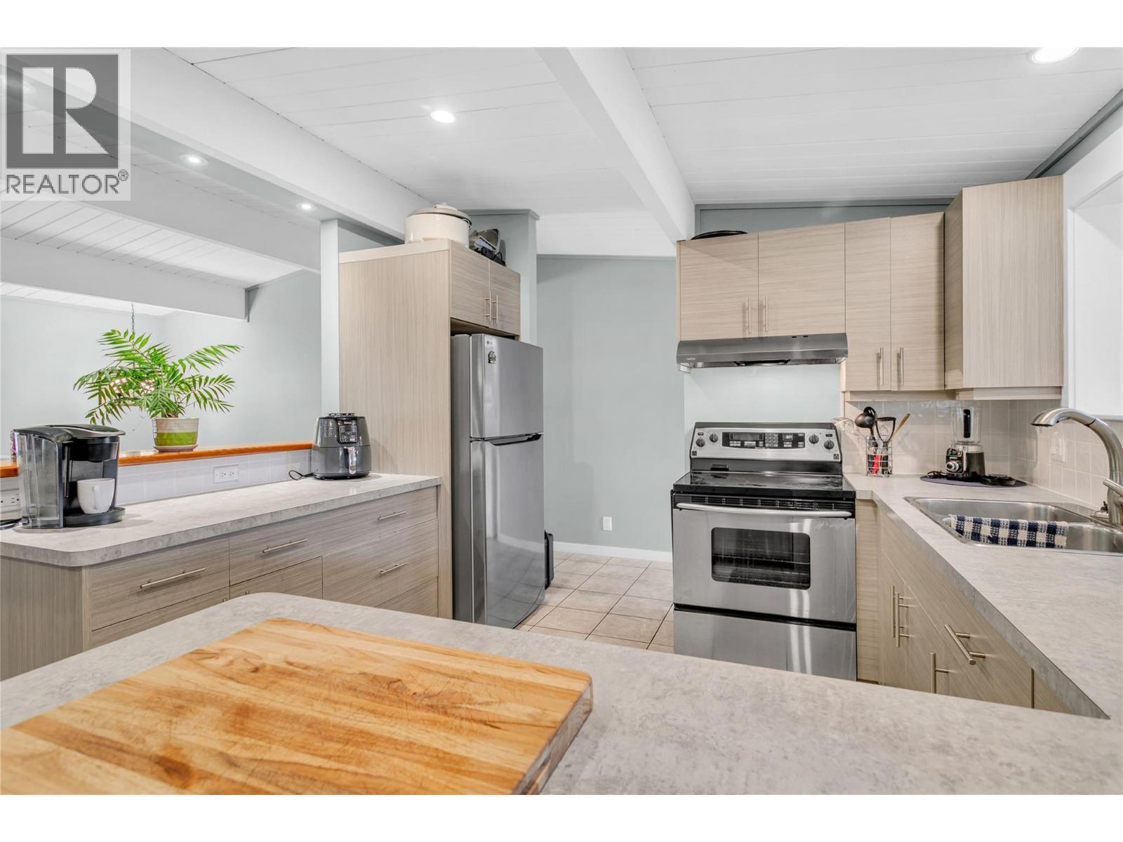  1415 Highland Drive South, Kelowna