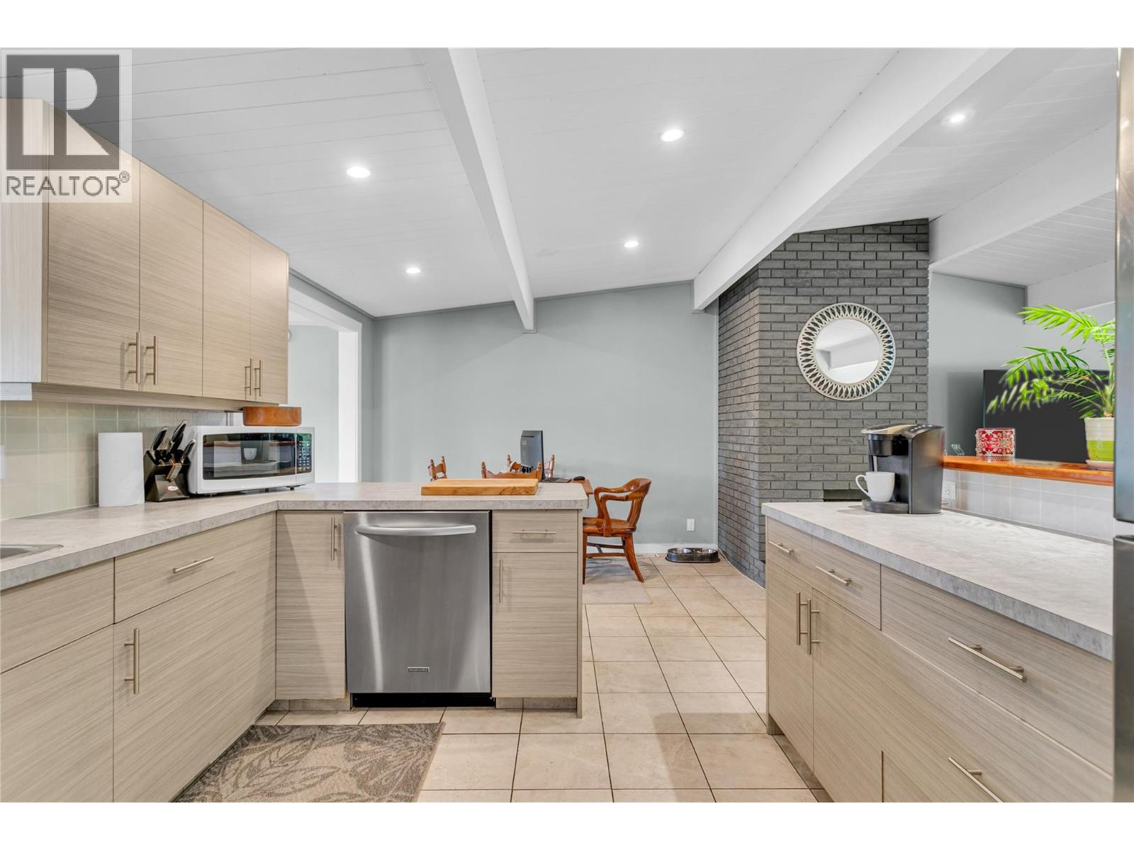  1415 Highland Drive South, Kelowna