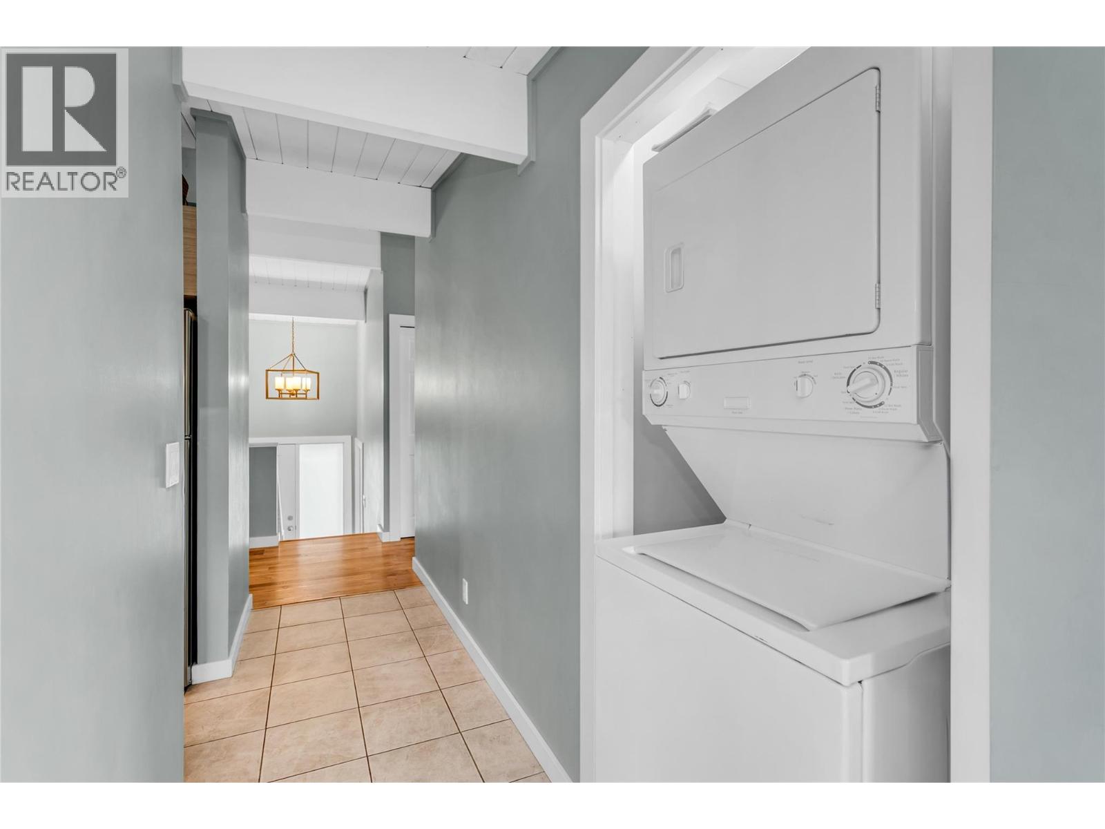  1415 Highland Drive South, Kelowna
