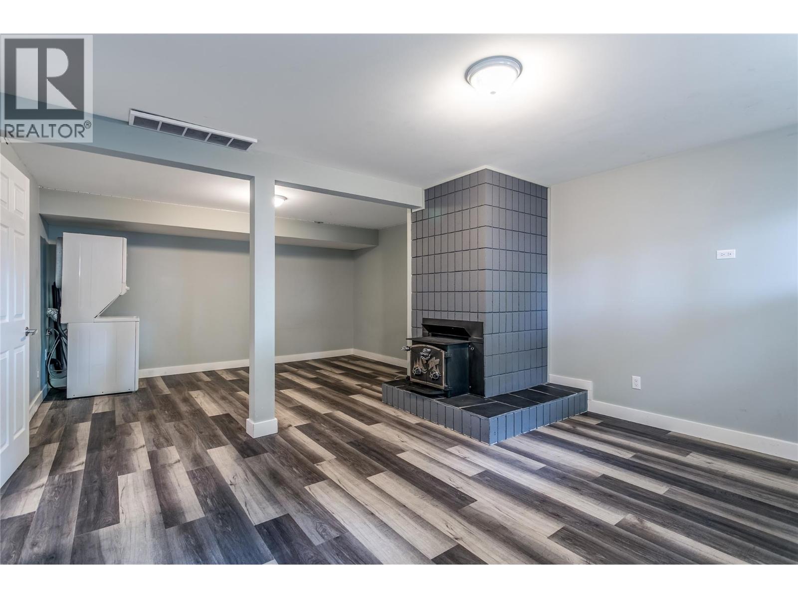  1415 Highland Drive South, Kelowna