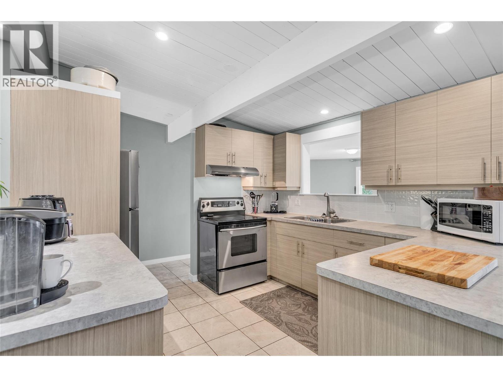 1415 Highland Drive South, Kelowna