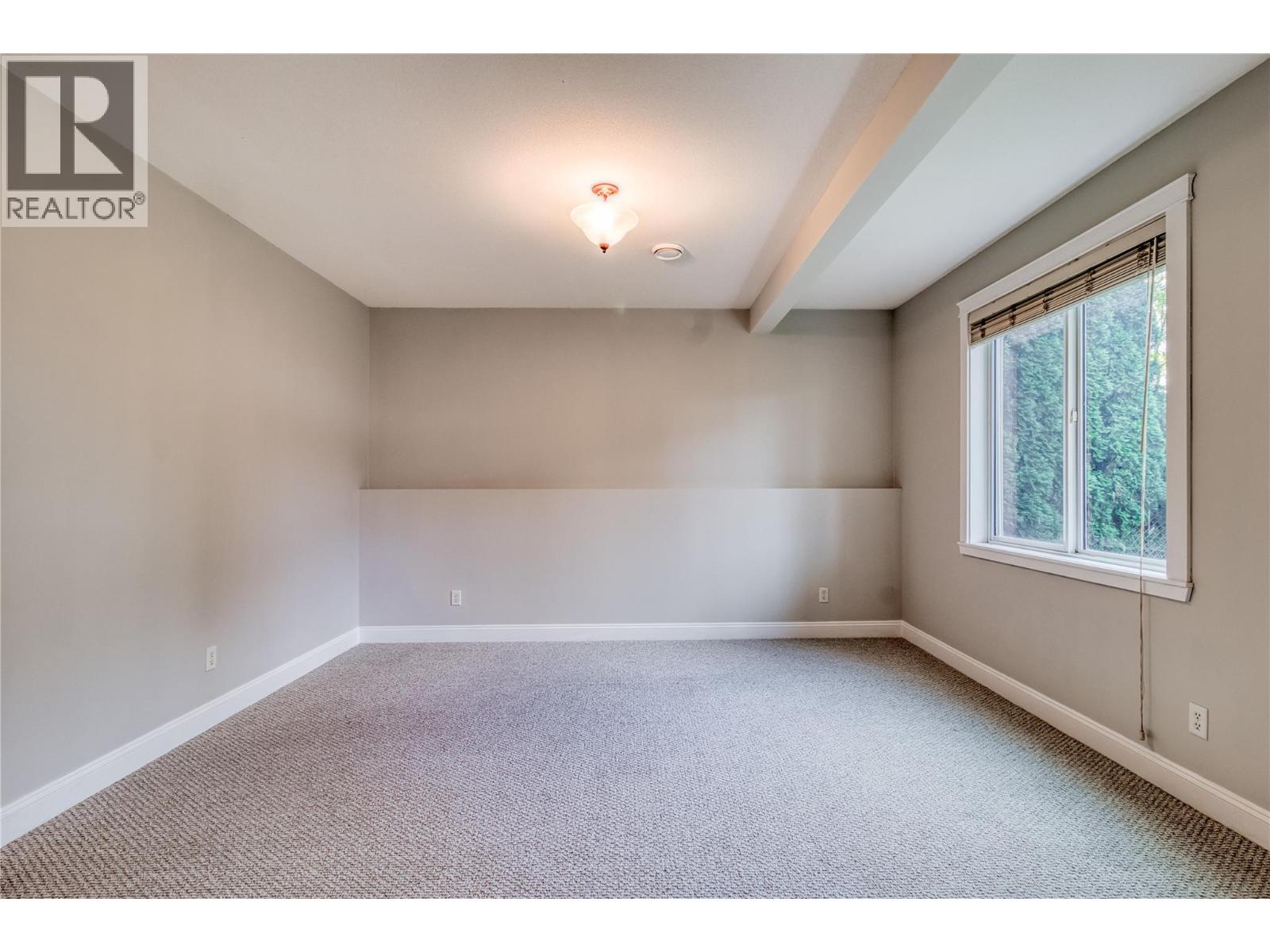  1084 Hume Avenue, Kelowna