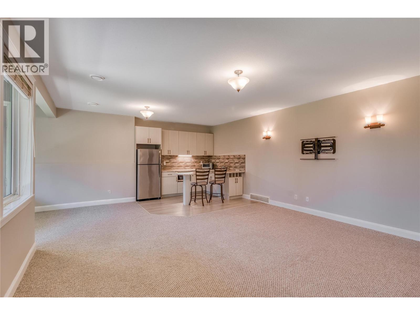  1084 Hume Avenue, Kelowna