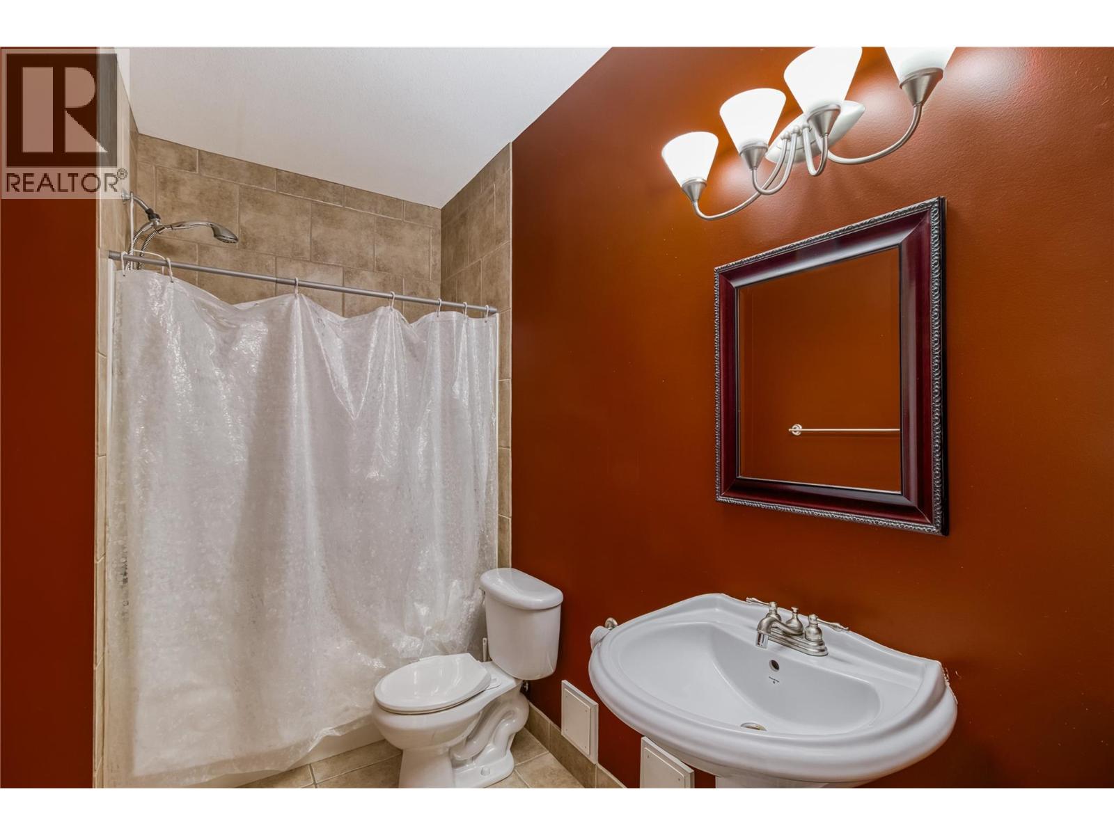 1084 Hume Avenue, Kelowna