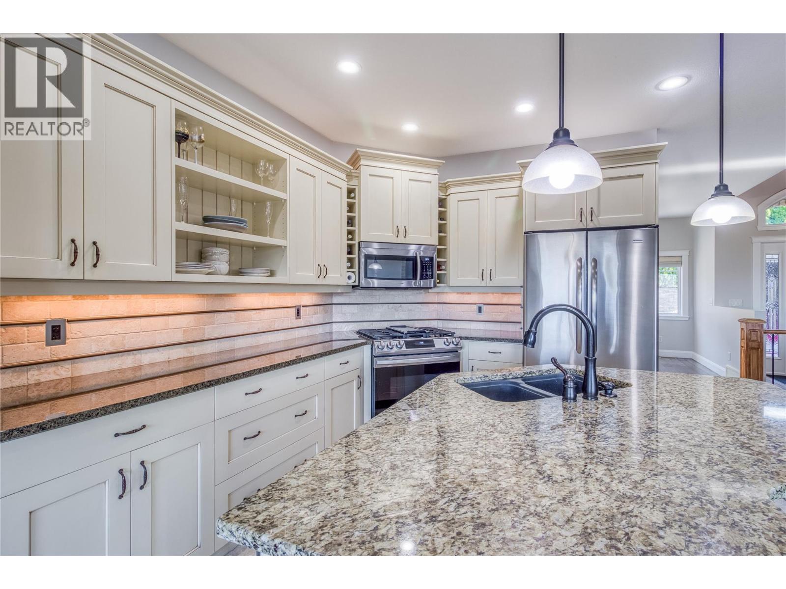  1084 Hume Avenue, Kelowna