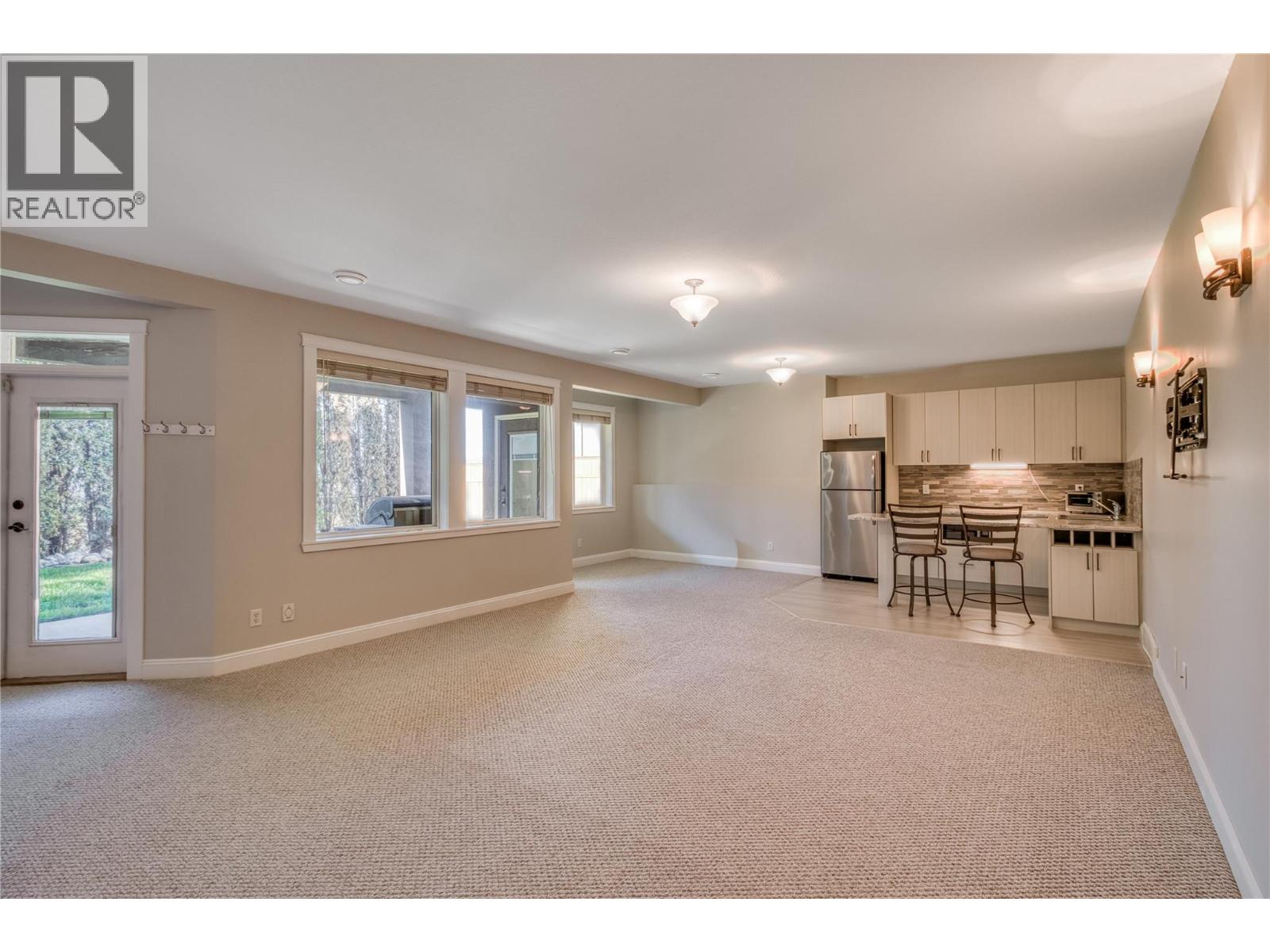  1084 Hume Avenue, Kelowna