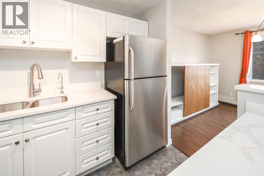 Single Family House for Sale in    Avenue SW Cliff Bungalow Calgary 