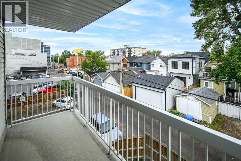 Single Family House for Sale in    Avenue SW Cliff Bungalow Calgary 