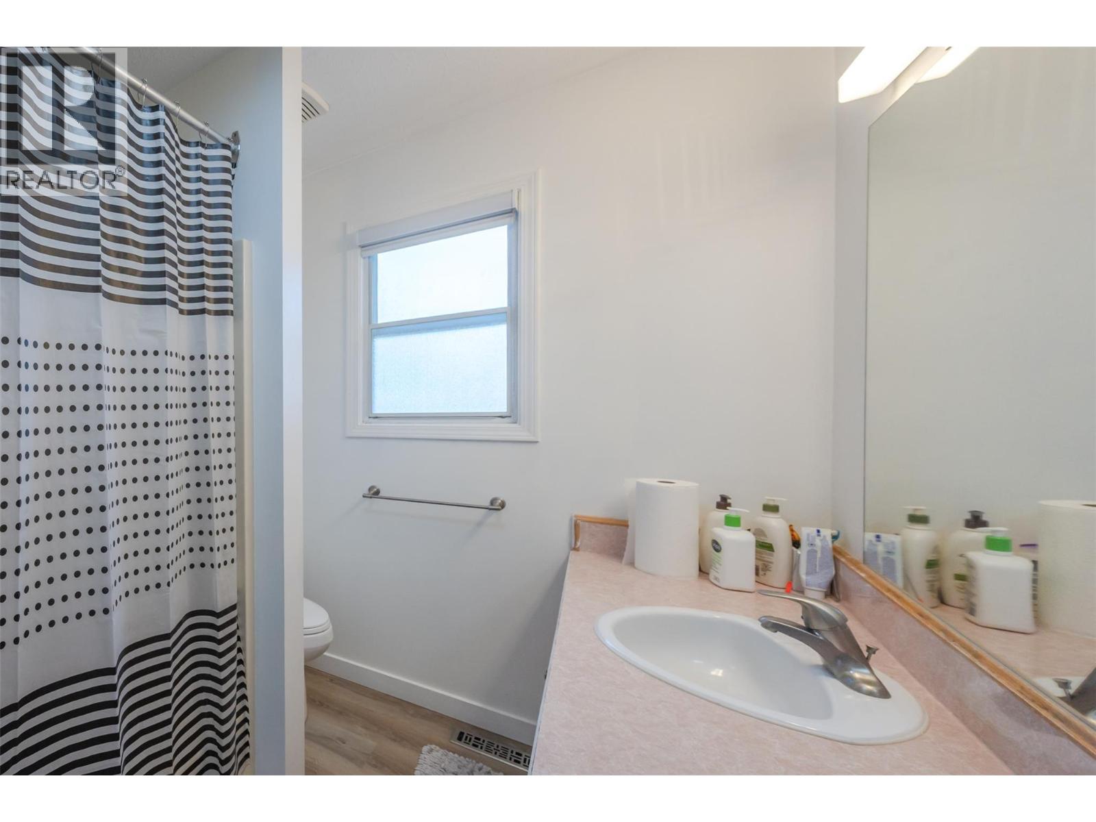  10703 Prairie Valley Road, Summerland