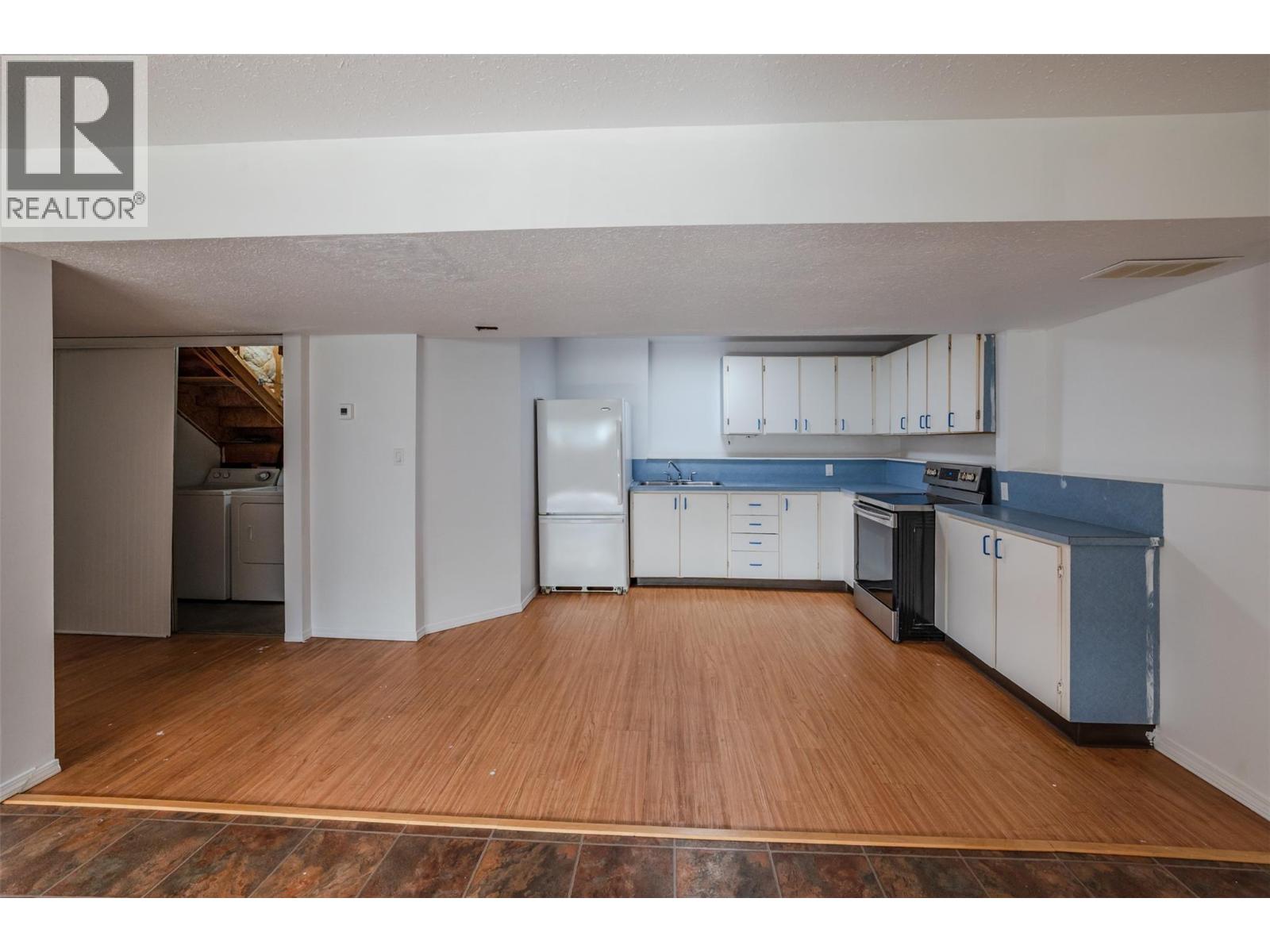  10703 Prairie Valley Road, Summerland