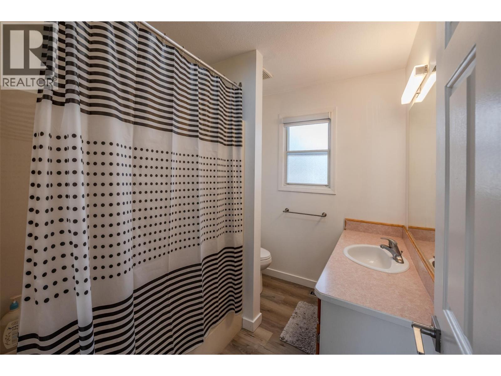  10703 Prairie Valley Road, Summerland