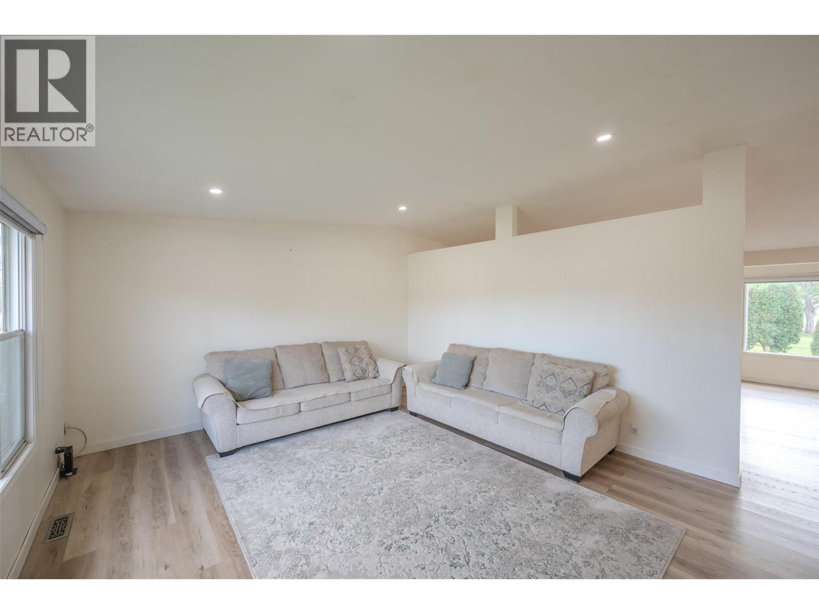  10703 Prairie Valley Road, Summerland