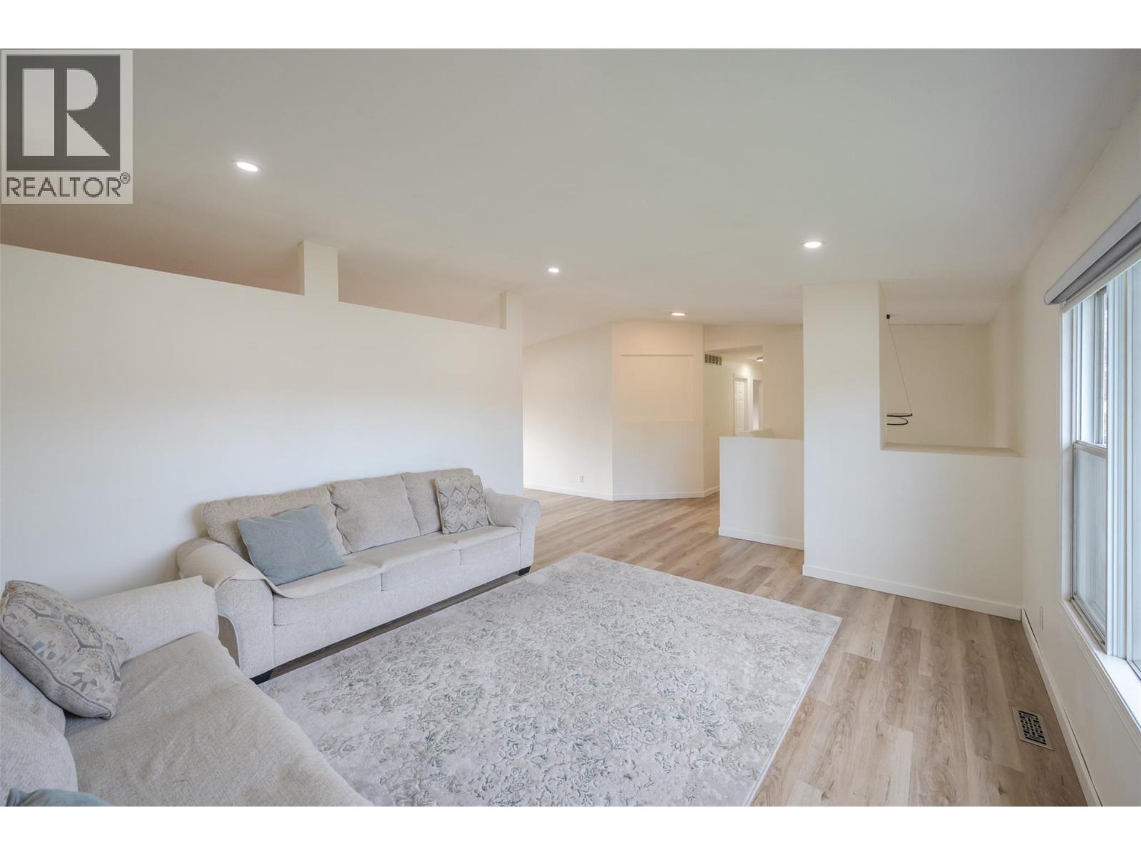  10703 Prairie Valley Road, Summerland
