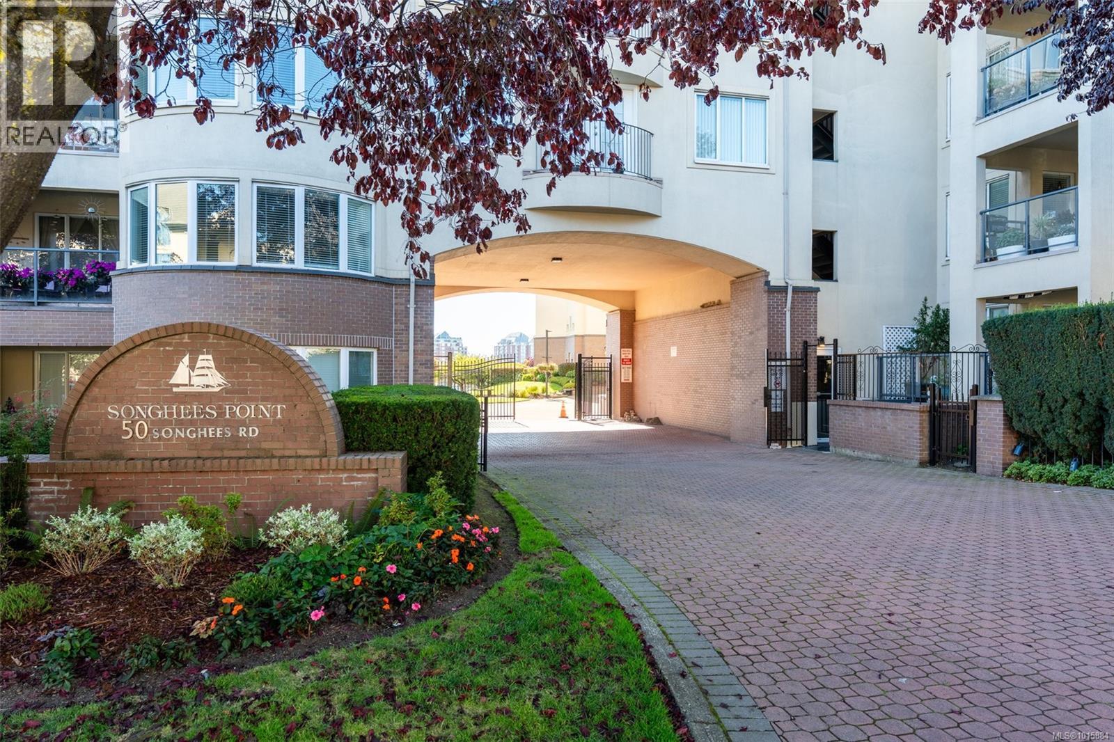 303 50 Songhees Road, Victoria